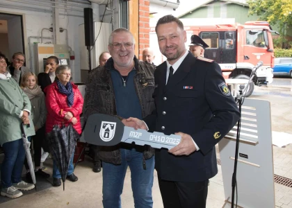 Feuerwehr Norderbrarup erhält Mehrzweckfahrzeug – Bild 34