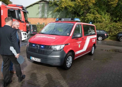 Feuerwehr Norderbrarup erhält Mehrzweckfahrzeug – Bild 44